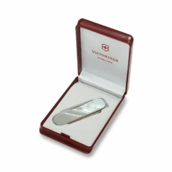 Victorinox Classic Real Pearl 7 Victorinox Classic Real Pearl -Outdoor Equipment Store 0.6200.68 4
