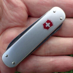 Victorinox Money Clip Alox - Silver -Outdoor Equipment Store 0.6540.16 5 600x600 7fd820f4 00ce 4021 9df7 623f0bf101af