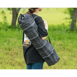 KZM New Hug Chair Black -Outdoor Equipment Store 13 0a00a17a 9fa7 4854 99c2 b03ae7edf5a9