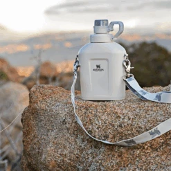 Stanley Classic Steel Canteen 1.1QT -Outdoor Equipment Store 17 40d7d696 12b1 4fe2 84cf 9fd60c1397cd