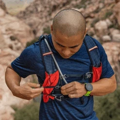 Nathan Vapor Swift Blue Nights/High Risk Red (4L) 11 Nathan Vapor Swift Blue Nights/High Risk Red (4L) -Outdoor Equipment Store 4720N 0585 6 600x600 cd792583 8131 4426 8f50 30895b6e89df