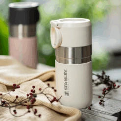 Stanley Go Slim Vacuum Bottle 9.5oz - Cream -Outdoor Equipment Store Stanley Aida 1 f5bf878f 2a61 45d3 898c ec3e0d9969f0